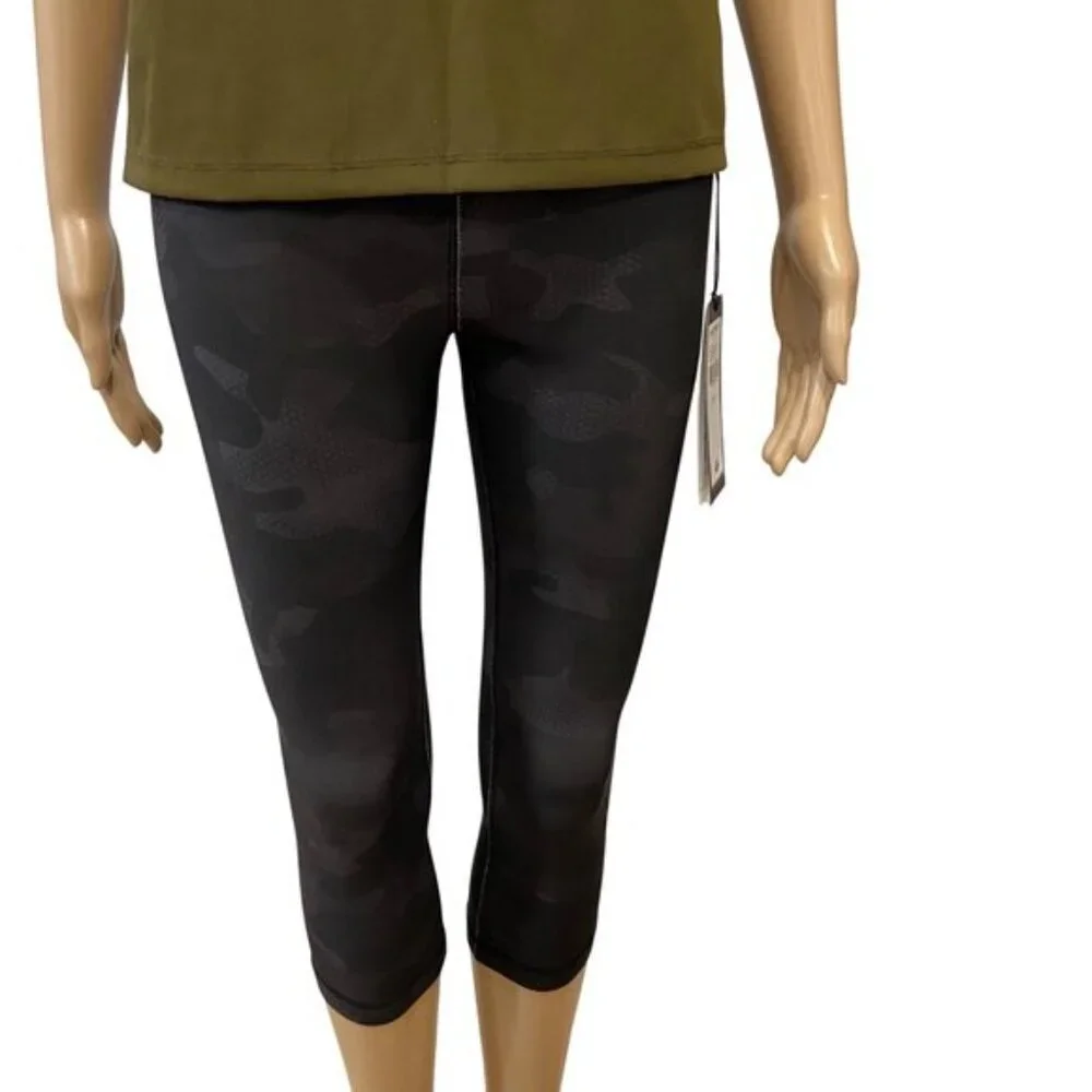 Karma Printed Kyla Crop Capri Leggings XS Black Camouflage Pattern yoga pants - Picture 2 of 11